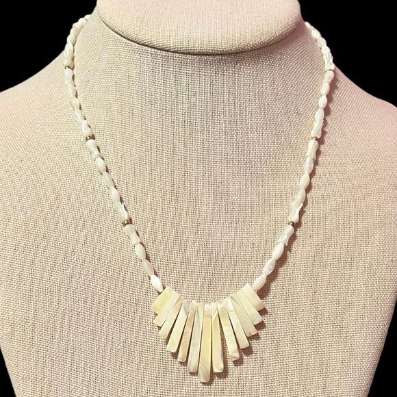 Amazing Vintage Mother Of Pearl Bead Necklace - Picture 1 of 5
